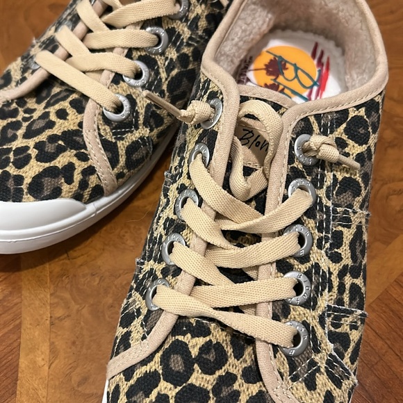 Blowfish Cheetah Sneakers - Picture 9 of 13